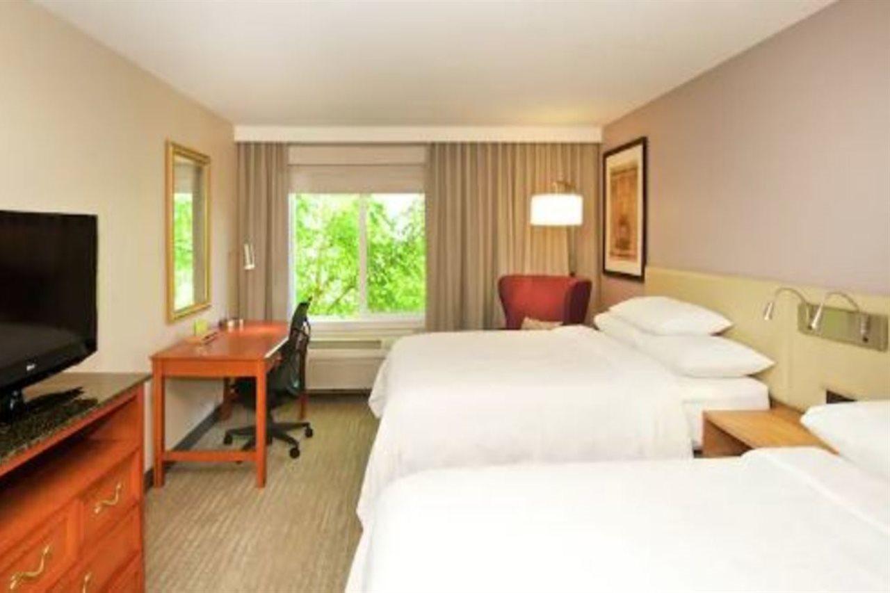 Hilton Garden Inn Seattle/רנטון מראה חיצוני תמונה