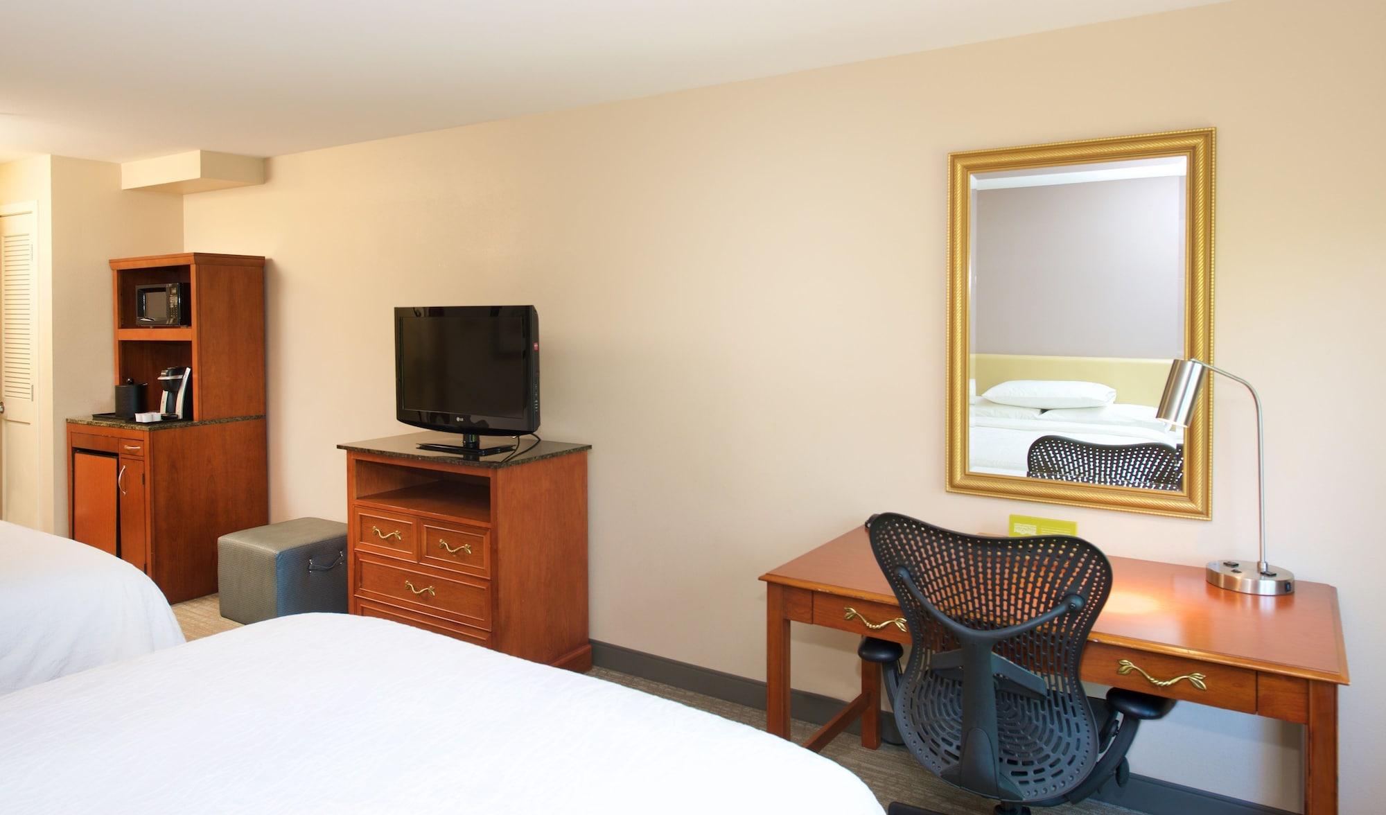 Hilton Garden Inn Seattle/רנטון מראה חיצוני תמונה